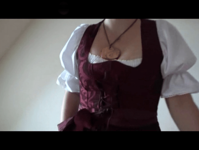 Extrem versaut im heißen Dirndl